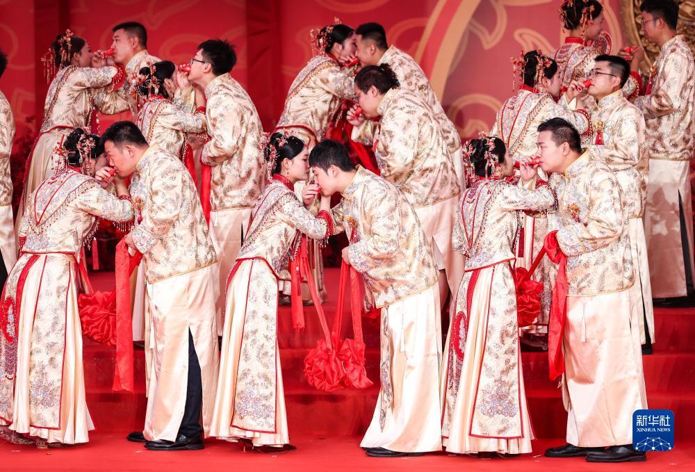 棒坛万人在线交流社区